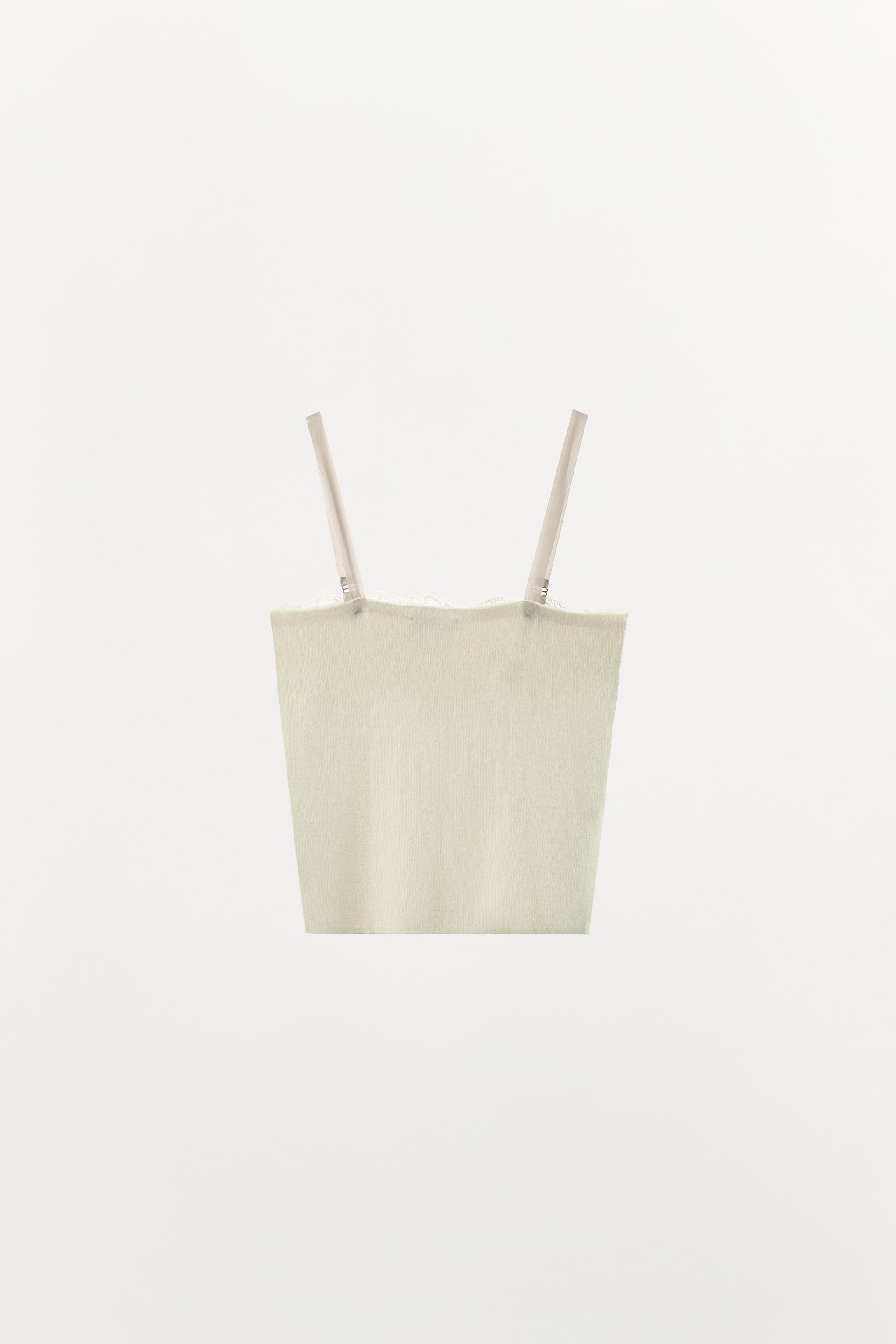 TOP EN MAILLE AVEC DENTELLE BRODÉE